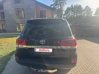 2016 Toyota Land Cruiser 200 Series Рестайлинг 2, чёрный, 5000000 рублей, вид 3