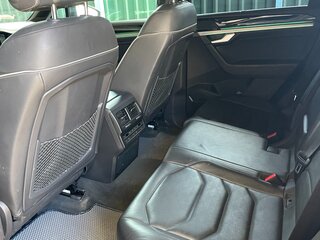 2020 Volkswagen Touareg III, чёрный, 6500000 рублей, вид 3