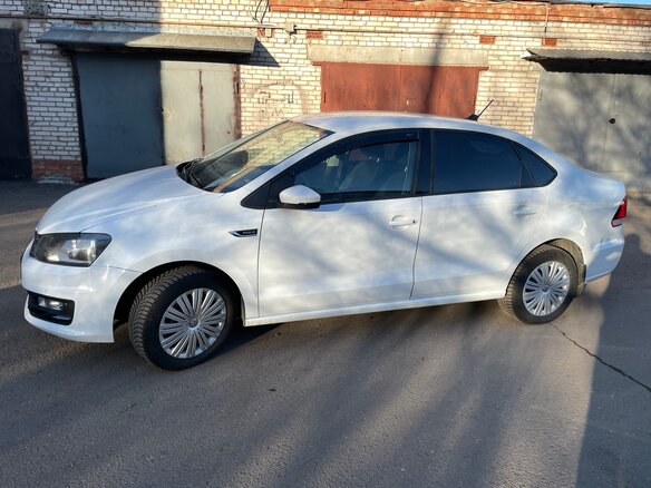 2018 Volkswagen Polo V Рестайлинг, белый, 1300000 рублей - вид 6