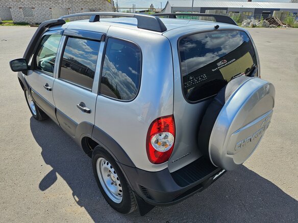 2016 Chevrolet Niva I Рестайлинг, серебристый, 755000 рублей - вид 12