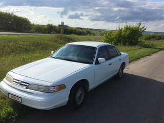 1996 Ford Crown Victoria I, белый, 1000000 рублей, вид 2