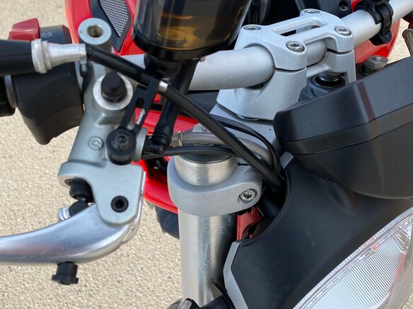 2010 Ducati Monster 1100, красный - вид 16