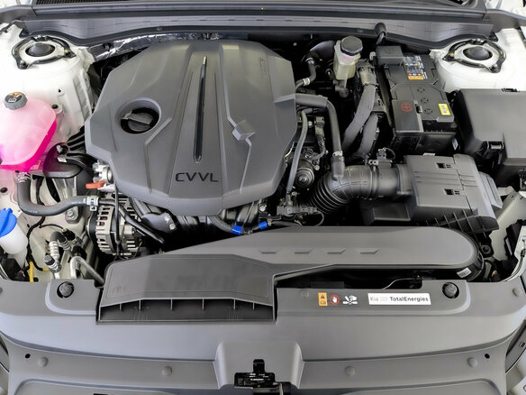 2026 Kia K5 III Рестайлинг, белый, 4630000 рублей - вид 8
