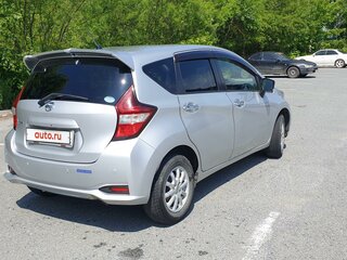 2018 Nissan Note II Рестайлинг, серебристый, 820000 рублей, вид 4