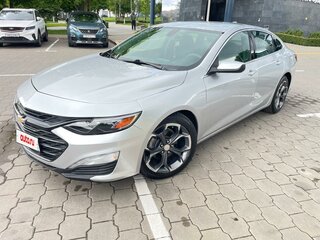 2021 Chevrolet Malibu IX Рестайлинг, серебристый, 1120000 рублей, вид 1