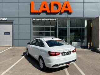 2026 Lada (ВАЗ) Vesta I Рестайлинг (NG), белый, 1685000 рублей, вид 4