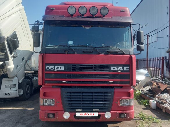 1999 DAF XF 95, красный, 2500000 рублей - вид 7