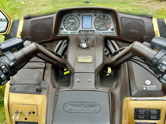 1991 Honda GL 1500 Gold Wing, золотистый - вид 15