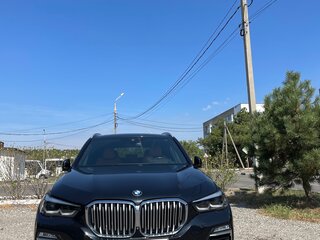2019 BMW X5 40i IV (G05/G18), чёрный, 5300000 рублей, вид 3