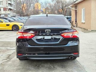 2021 Toyota Camry VIII (XV70) Рестайлинг, чёрный, 3000000 рублей, вид 2