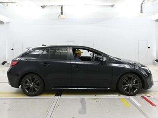 2024 Toyota Corolla XII (E210) Рестайлинг, чёрный, 1300000 рублей, вид 3