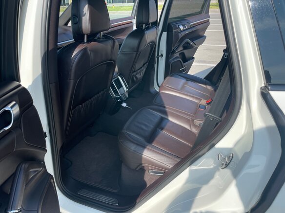 2011 Porsche Cayenne II (958), белый, 2200000 рублей - вид 17