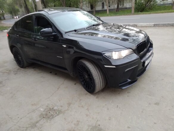 2010 BMW X6 50i 8-speed I (E71), чёрный, 1700000 рублей - вид 2