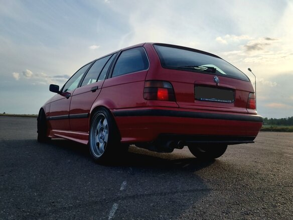 1997 BMW 3 серии 320i III (E36), красный, 700000 рублей - вид 12
