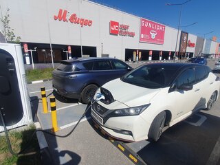 2018 Nissan Leaf II (ZE1), белый, 1750000 рублей, вид 3