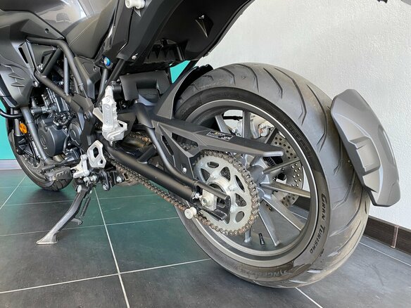 2025 Benelli TRK 502, серый, 569000 рублей - вид 14