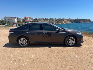 2020 Toyota Camry VIII (XV70), коричневый, 3333000 рублей, вид 3