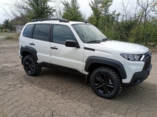 2024 Lada (ВАЗ) Niva Travel I, белый, 1340000 рублей, вид 3