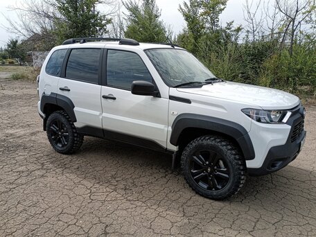 2024 Lada (ВАЗ) Niva Travel I, белый, 1360000 рублей, вид 4