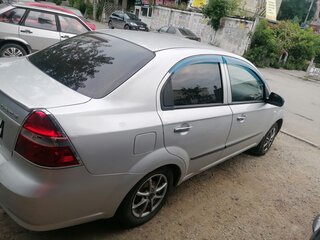 2011 Chevrolet Aveo I Рестайлинг, серебристый, 300000 рублей, вид 4