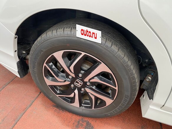 2019 Honda Stepwgn V Рестайлинг, белый, 3000000 рублей - вид 7
