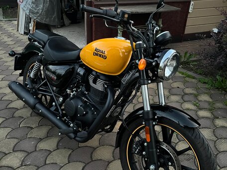 2024 Royal Enfield Meteor, жёлтый, 430000 рублей, вид 1