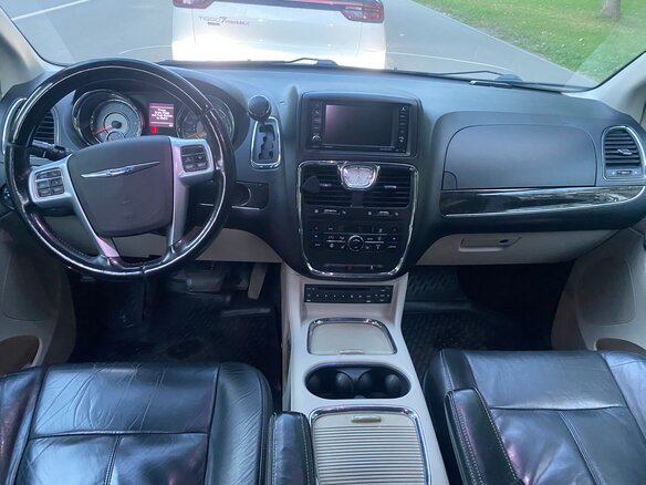 2012 Chrysler Voyager Grand V Рестайлинг, чёрный - вид 9