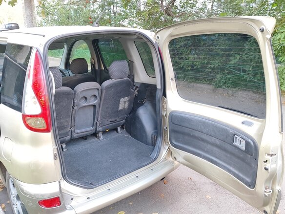 2002 Toyota FunCargo, серый, 380000 рублей - вид 10