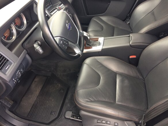 2013 Volvo XC60 I, чёрный - вид 13