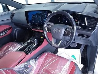 2021 Lexus NX 350h II, серебристый, 5700000 рублей, вид 3