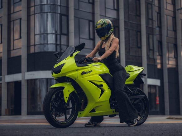 2008 Kawasaki Ninja 250R, зелёный, 330000 рублей - вид 3