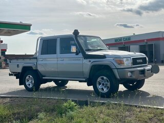 2022 Toyota Land Cruiser 79 70 Series Рестайлинг 1, серебристый, 6500000 рублей, вид 2