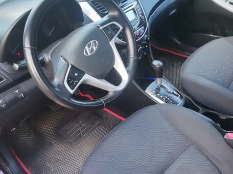 2012 Hyundai Solaris I, фиолетовый, 760000 рублей, вид 4
