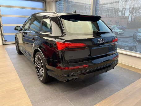 2025 Audi Q7 55 TFSI II (4M) Рестайлинг 2, чёрный, 11830000 рублей, вид 5