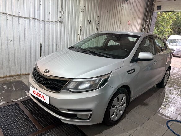 2016 Kia Rio III Рестайлинг, серебристый