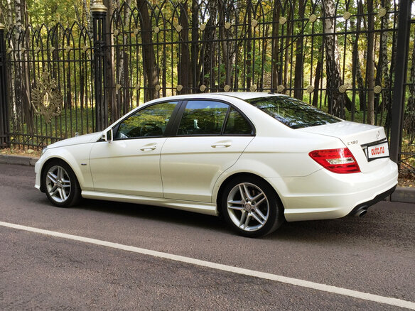 2012 Mercedes-Benz C-Класс 180 BlueEFFICIENCY III (W204) Рестайлинг, белый - вид 2