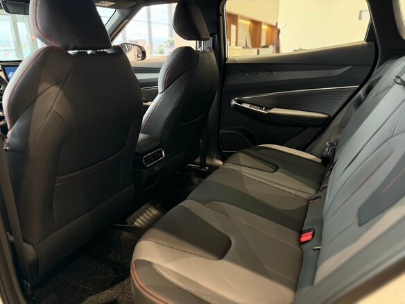 2026 Geely Cityray, серый, 3174990 рублей - вид 19