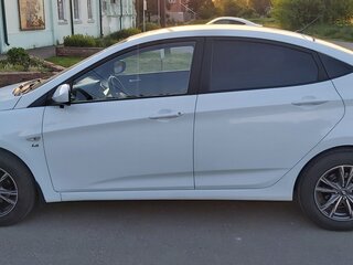 2014 Hyundai Solaris I, белый, 1000000 рублей, вид 2