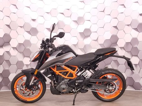 2022 KTM 390 Duke, чёрный, 597000 рублей, вид 4