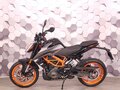 2022 KTM 390 Duke, чёрный - вид 3