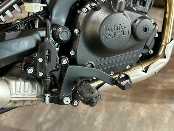 2025 Royal Enfield Himalayan, чёрный, 599000 рублей - вид 24