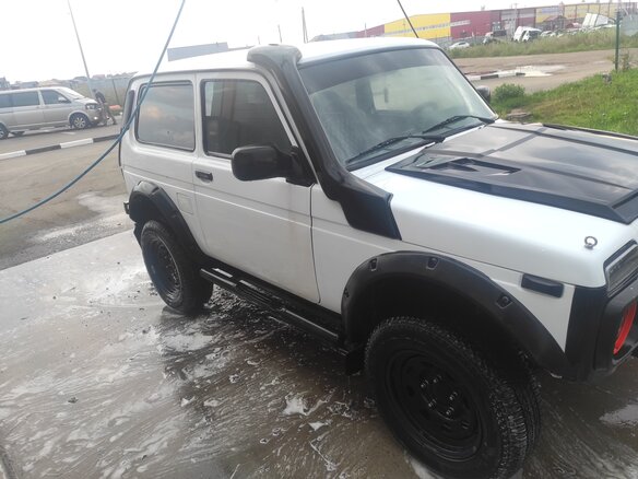 2015 Lada (ВАЗ) 2121 (4x4) I Рестайлинг, белый, 505000 рублей