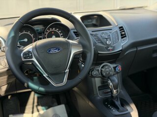2015 Ford Fiesta Mk6 Рестайлинг, серебристый, 785000 рублей, вид 4