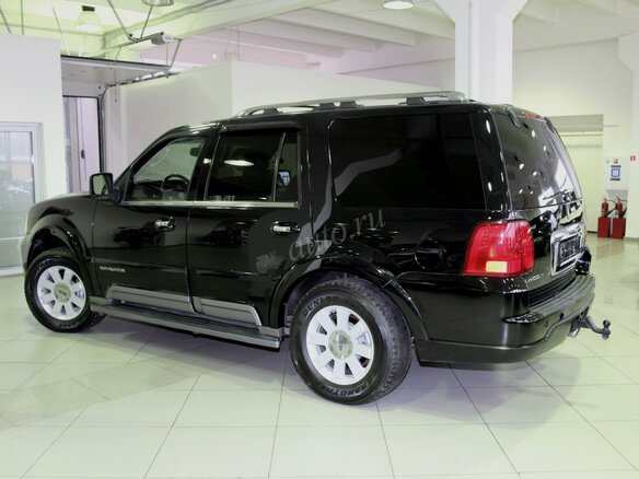 2004 Lincoln Navigator 6-speed II, чёрный - вид 3