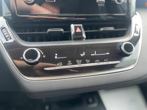 2019 Toyota Corolla XII (E210), чёрный, 1620000 рублей - вид 14