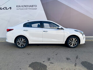 2022 Kia Rio IV Рестайлинг, белый, 2100000 рублей, вид 3