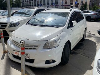 2011 Toyota Verso I, белый, 750000 рублей, вид 1