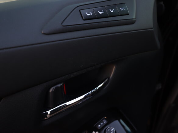 2019 Toyota Alphard III Рестайлинг, чёрный, 5400000 рублей - вид 24