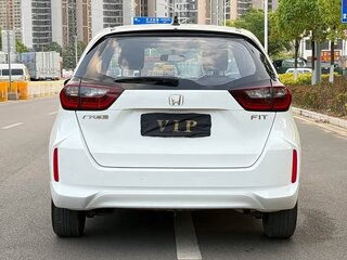 2023 Honda Fit Crosstar IV Рестайлинг, белый, 1090000 рублей, вид 4