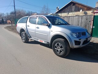 2011 Mitsubishi L200 IV, серый, 1450000 рублей, вид 2